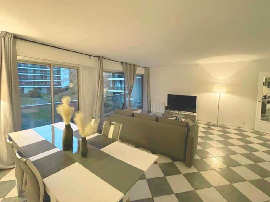 Апартаменти 9 Min From Chateau De Vincennes - Paris & Disney Сен-Моріс Екстер'єр фото